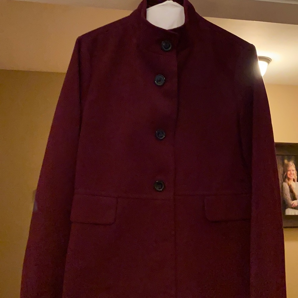 Maroon pea coat size medium great condition